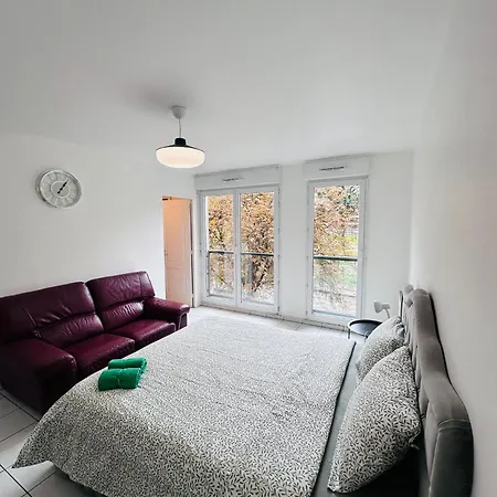 Sri-Indo Bobigny Paris Apartment Exterior photo