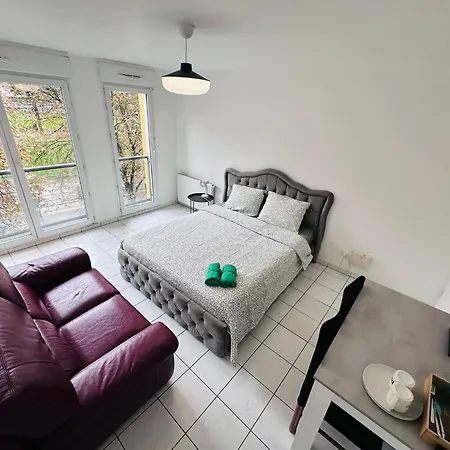 Sri-Indo Bobigny Paris Apartment Exterior photo