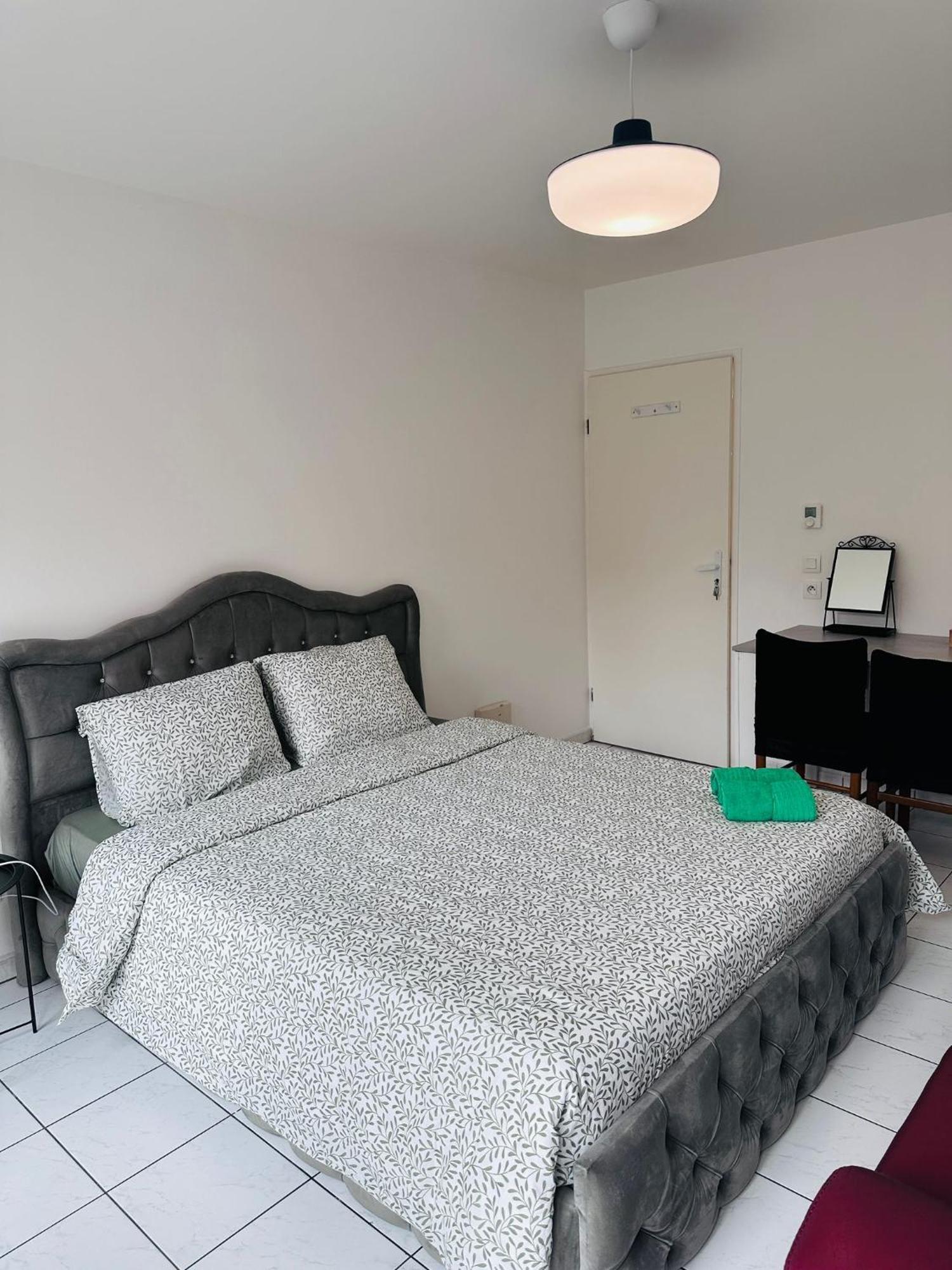 Apartment Sri-indo Paris Bobigny