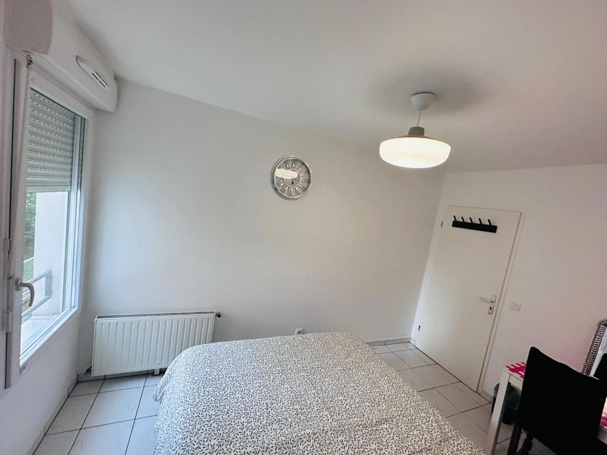 Sri-indo Paris Apartment Bobigny