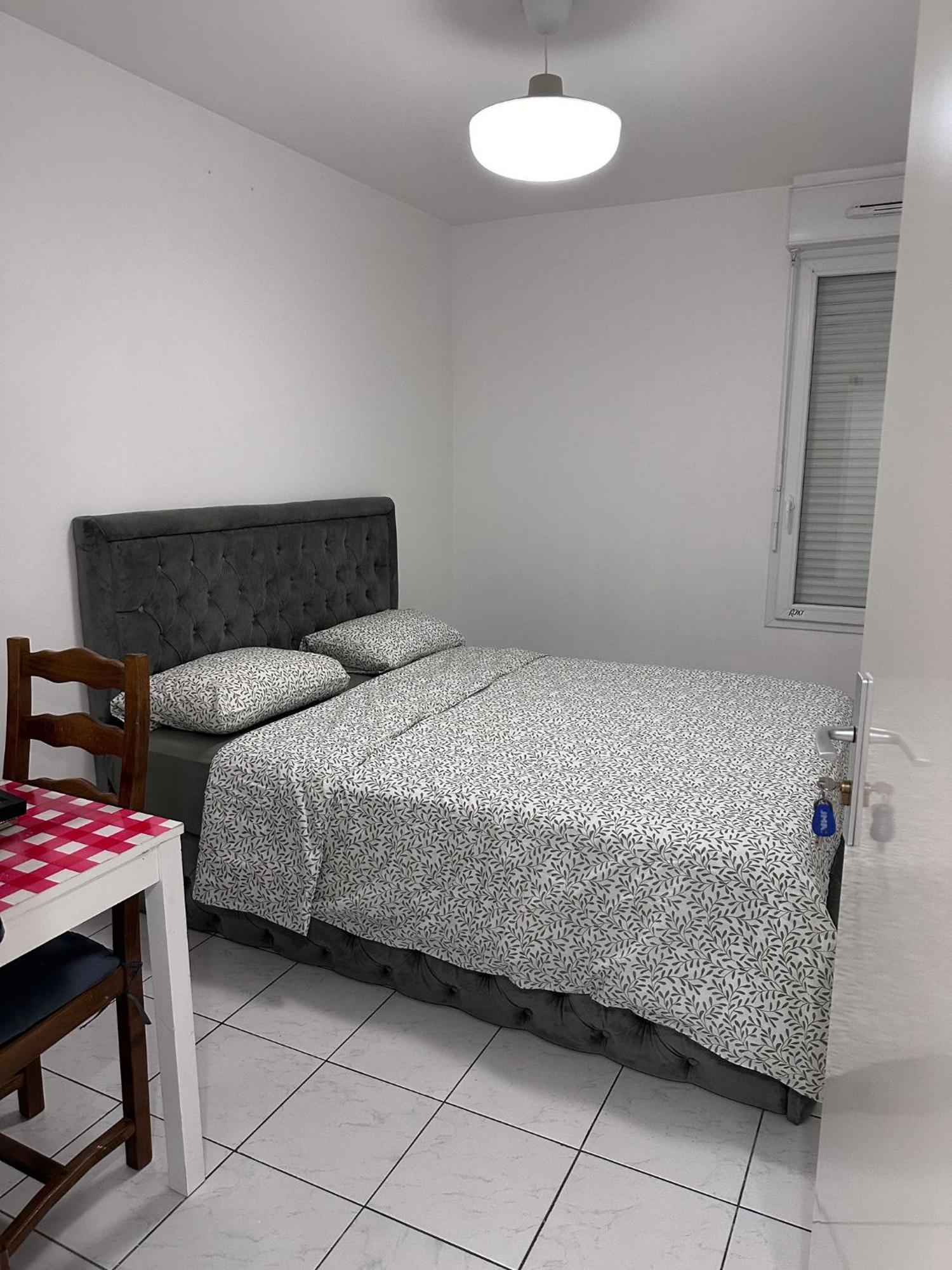 Sri-indo Paris Apartment Bobigny