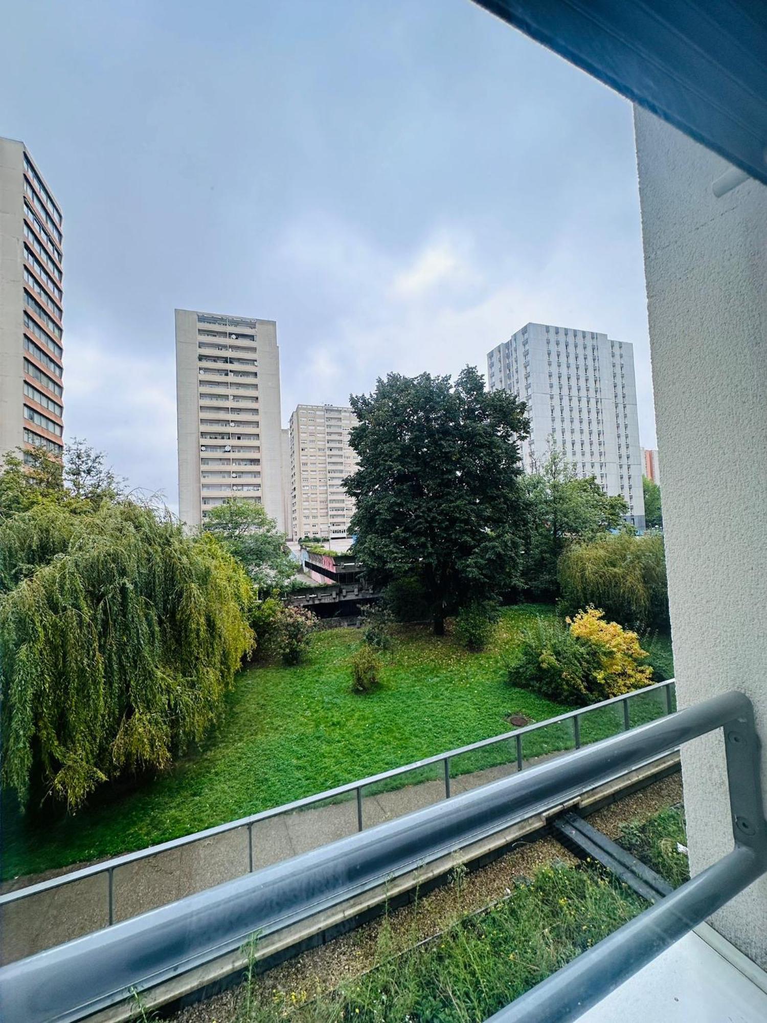 Apartment Sri-indo Paris Bobigny